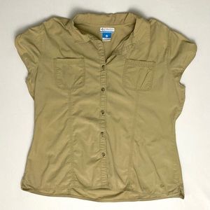 Columbia Tan Short Sleeve Button Up Collared Shirt, Gathered Sleeves, Size Large